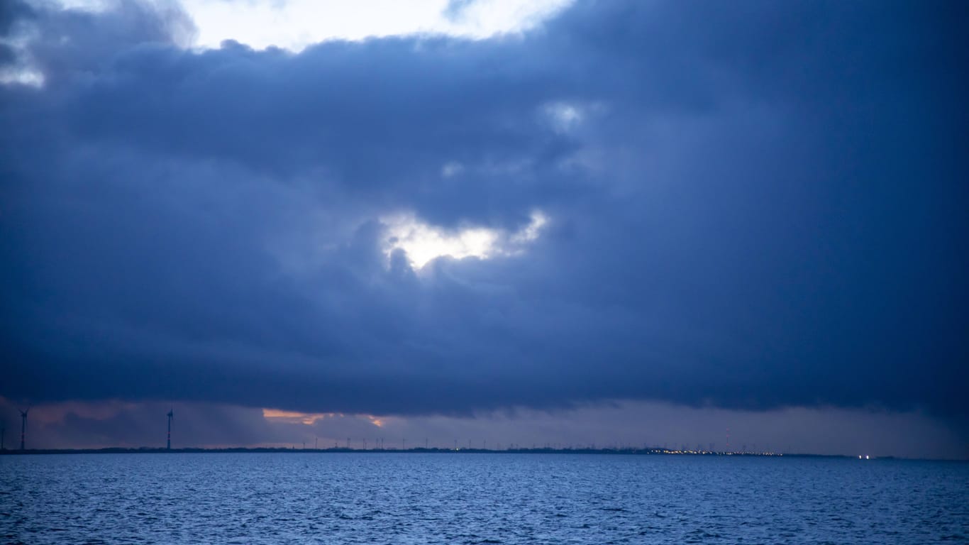 Sturmwolken über Wangerooge: Es kann gewittern und stürmen.