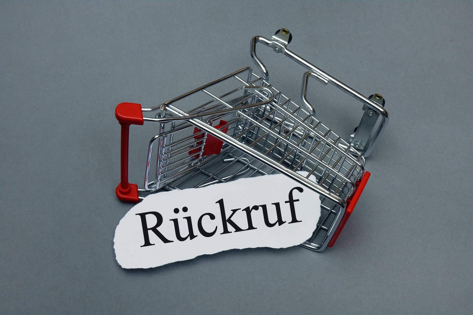 Ein Hersteller aus Baden-Württemberg ruft einige seiner Oliven-Produkte zurück.