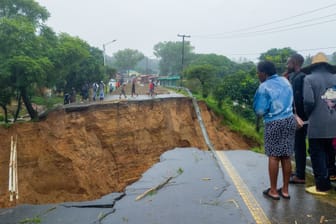 Schäden nach einem Tropensturm in Malawi (Archivbild): Die Menschen in Afrika sind stark von den Auswirkungen der Klimakrise betroffen.