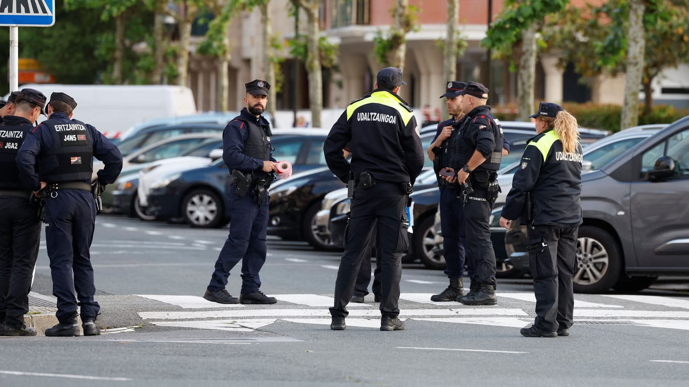 Polizei in Spanien (Symbolbild): Der Tatverdächtige konnte festgenommen werden.