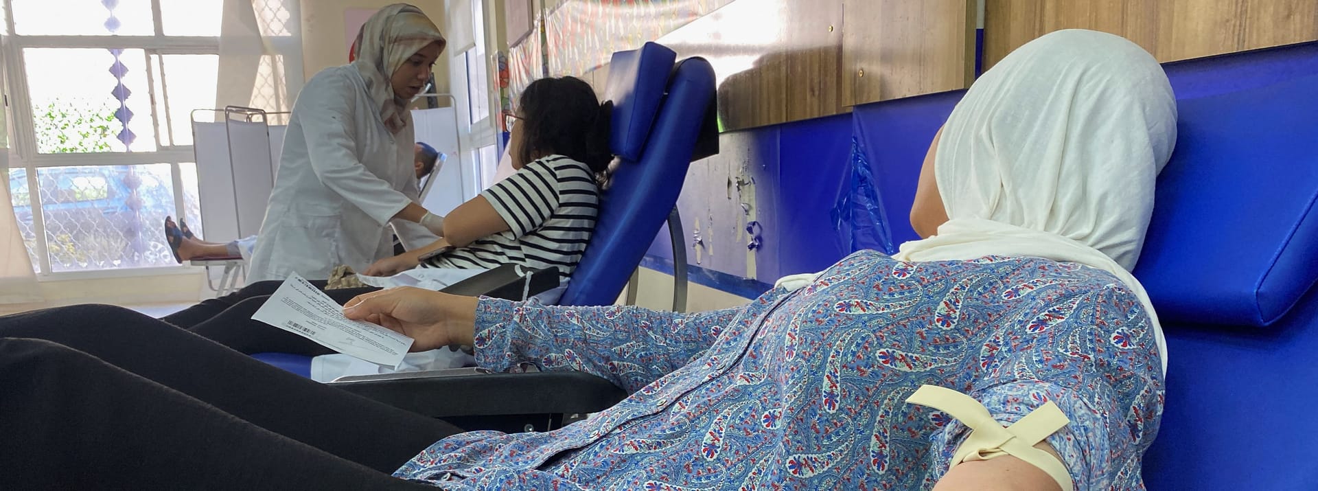 Menschen spenden Blut für die Verletzten: Hunderte Menschen wurden in Krankenhäuser eingeliefert.