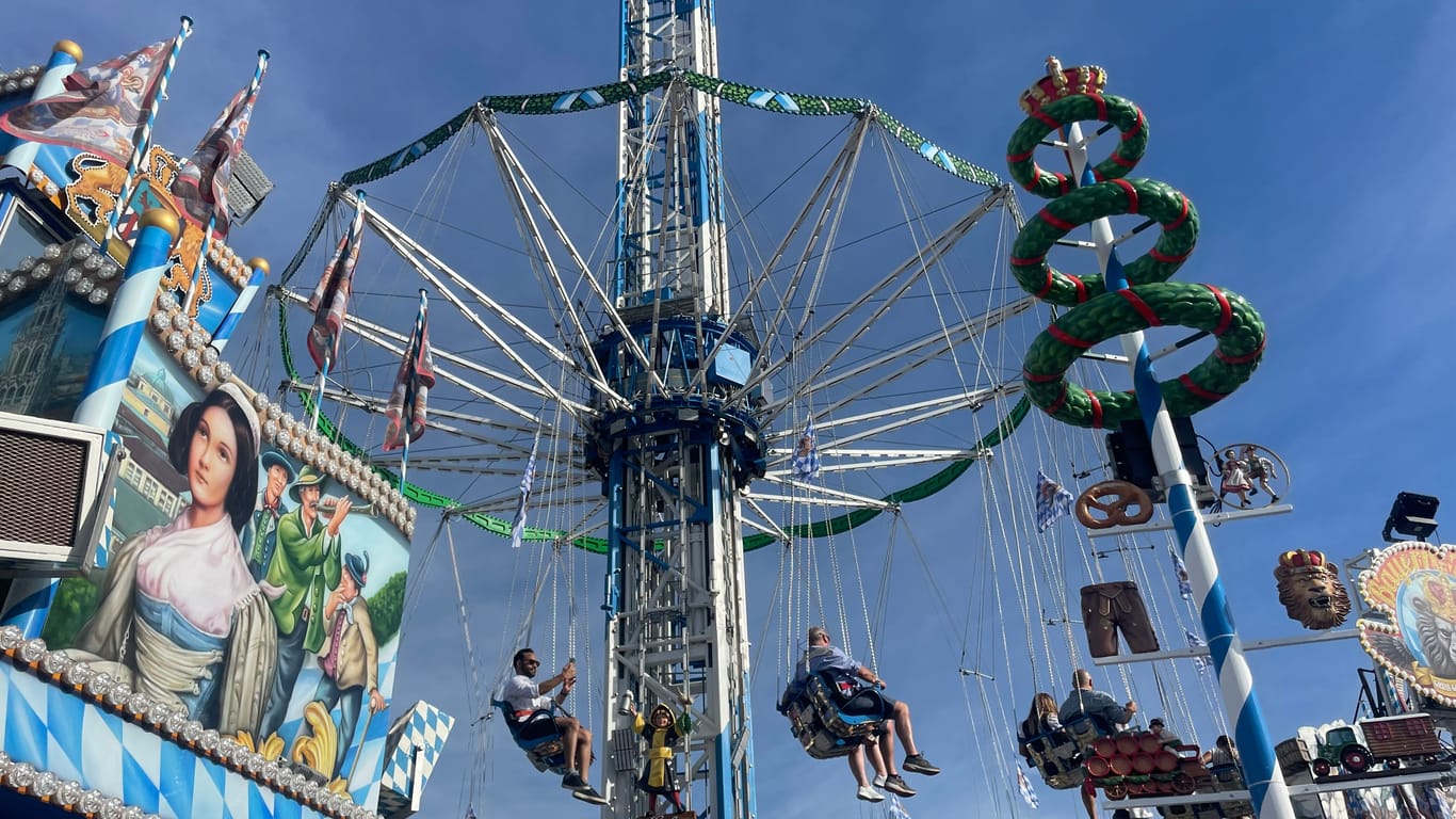 Bayerntower auf dem 188. Oktoberfest: Welches Fahrgeschäft ist auf der Wiesn 2023 besonders günstig?