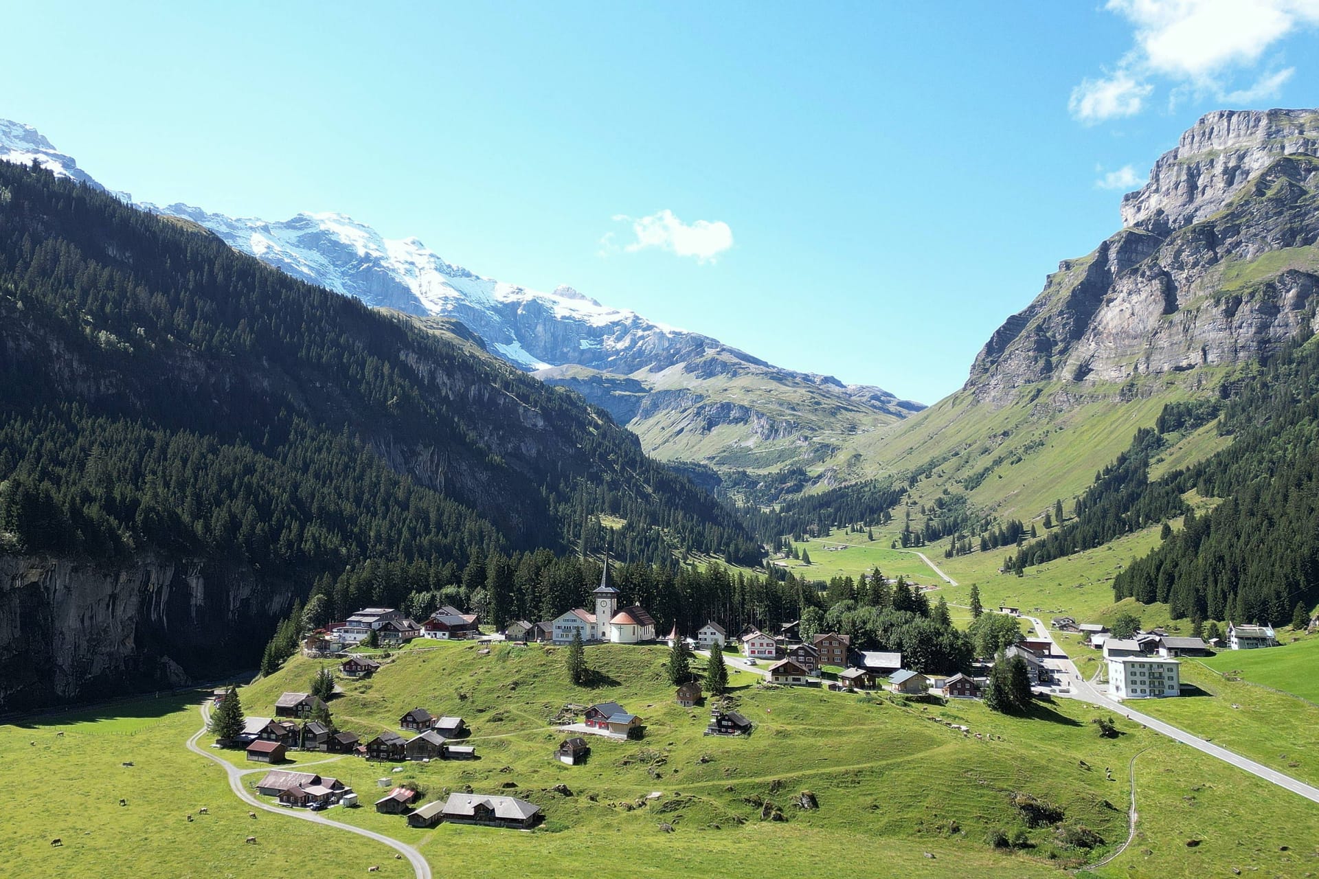 Schweiz: Immer mehr Deutsche wandern ins Nachbarland aus.