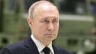 Wladimir Putin: Der Kreml will die russischen Militärausgaben in 2024 erheblich erhöhen.