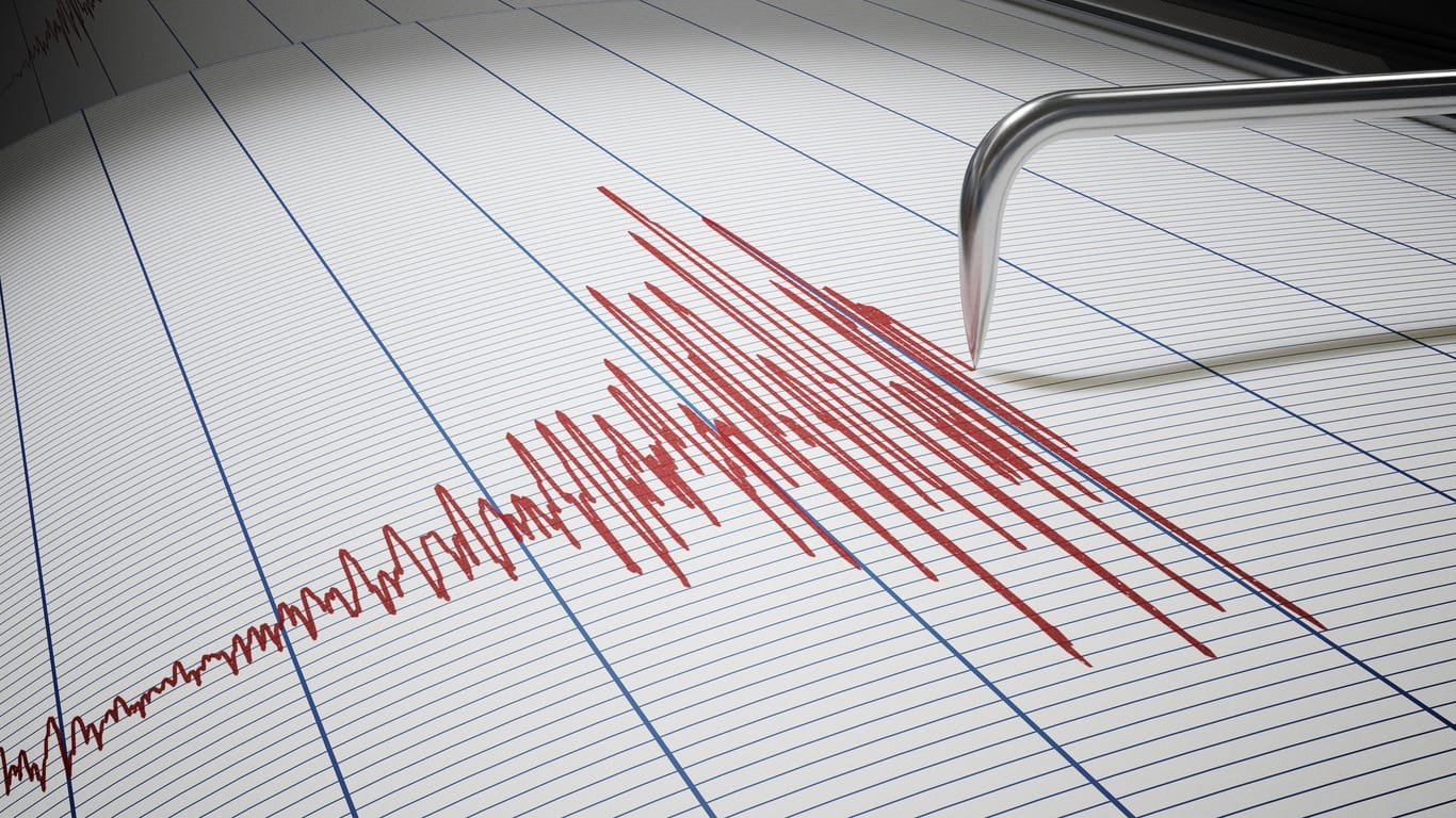 Die Nadel eines Seismografen: Der Seismograph ist ein Gerät, das Wellen und Schwingungen des Bodens aufzeichnet, die bei Erdbeben entstehen