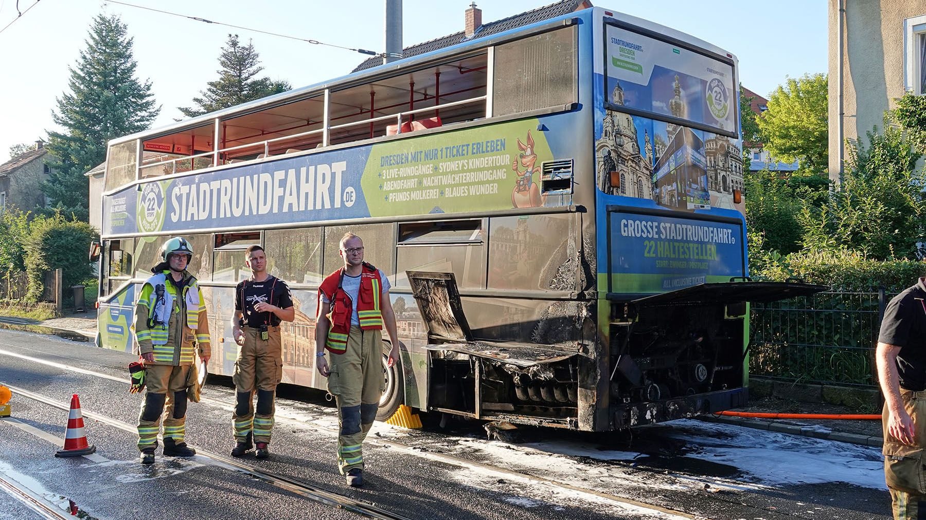 Feuerwehreinsatz in Dresden: Die Einsatzkräfte waren mit 24 Feuerwehrleuten im Einsatz. Feuerwehreinsatz in Dresden: Die Einsatzkräfte waren mit 24 Feuerwehrleuten im Einsatz.