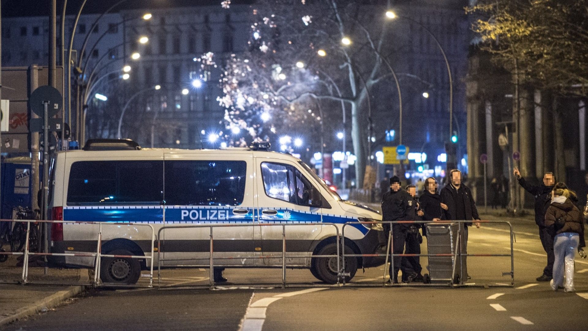 Polizisten an Silvester 2023 in Berlin