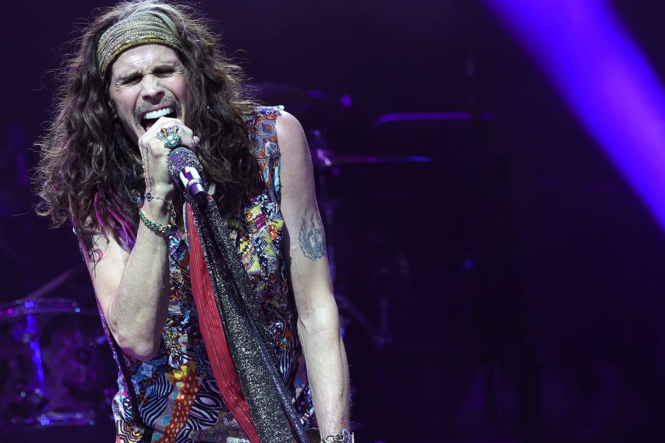 Steven Tyler: Der Aerosmith-Sänger muss seine Stimme schonen.