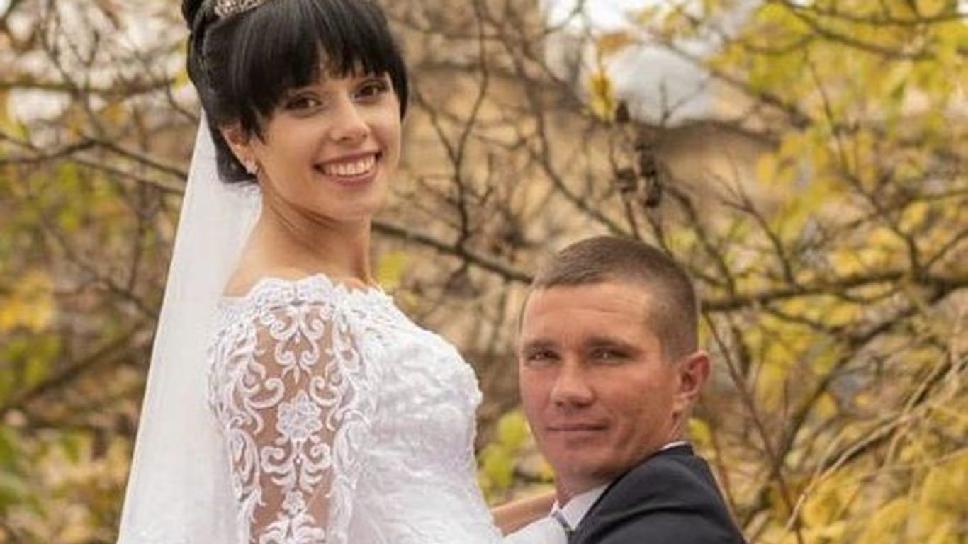 Anastasia und Walerij Saksaganski am Tag ihrer Hochzeit: Wer sich jetzt um die zweijährige Tochter kümmert, ist unklar.