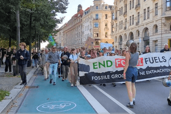 Klimastreik: Fridays for Future bejubelten bei der Demo in Leipzig mehr als 5.000 Teilnehmer. Nicht alle nahmen aber aus Überzeugung teil.