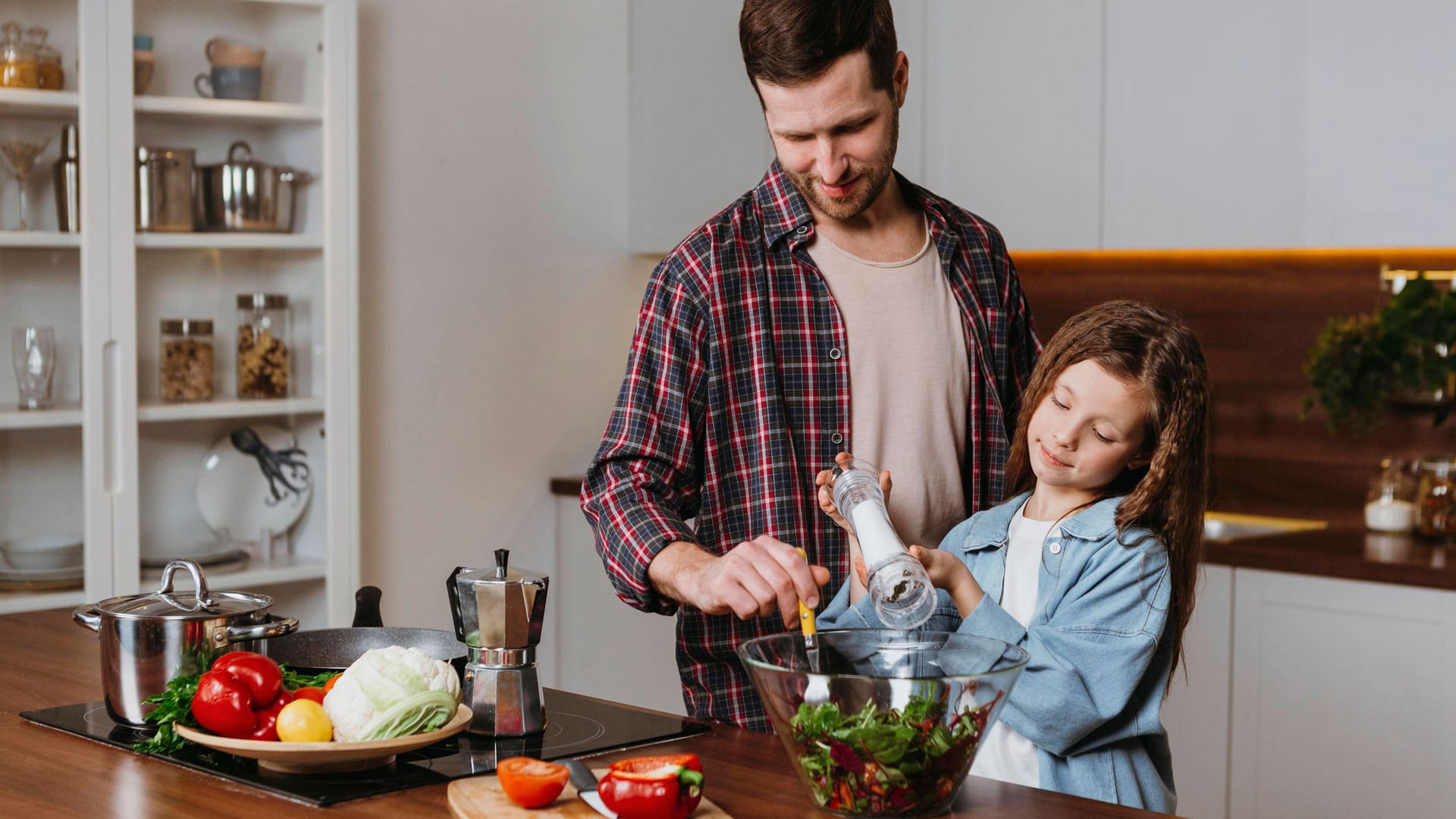 Gemeinsam kochen: Die meisten Deutschen verbinden Kochen mit positiven Emotionen.