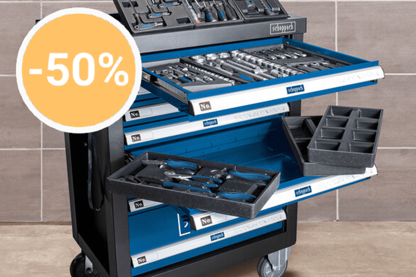 Im Aldi-Onlineshop ist ein großer Werkstattwagen von Scheppach inklusive Werkzeug im Angebot.