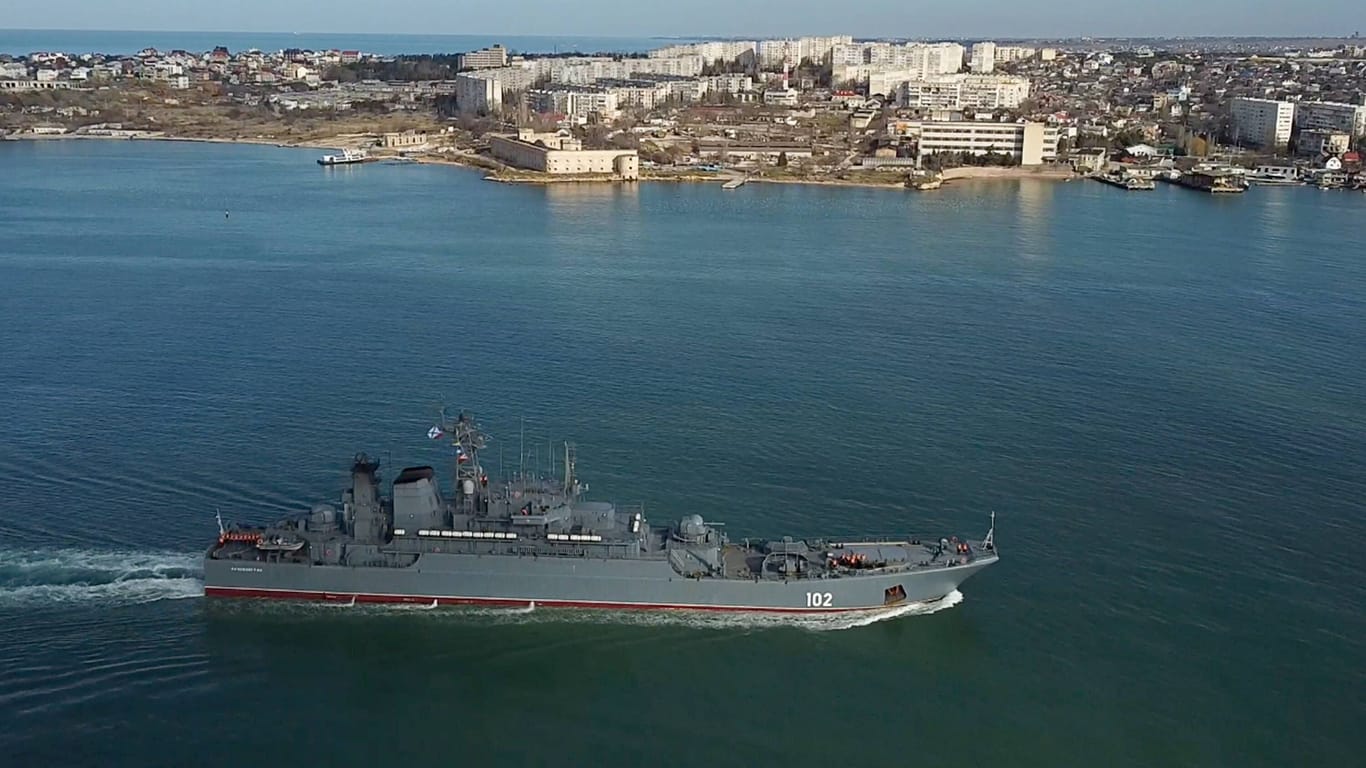 Angriffsziel der Ukraine im Schwarzen Meer: der russische Flottenstützpunkt in Sewastopol auf der Krim (Archivbild).