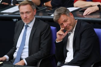 Robert Habeck und Christian Lindner bei der Abstimmung zum Heizungsgesetz im Bundestag.