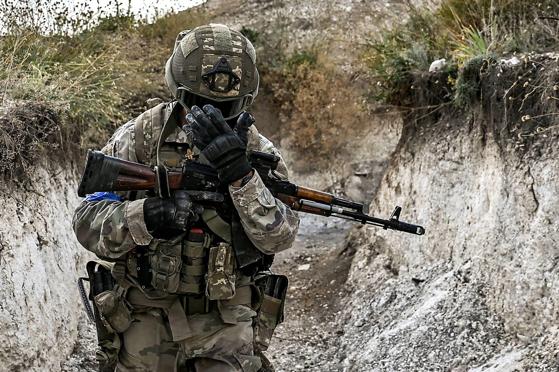 Ein ukrainischer Soldat (Archivbild): "Maestro" berichtet von traumatisierenden Erlebnissen an der Front.