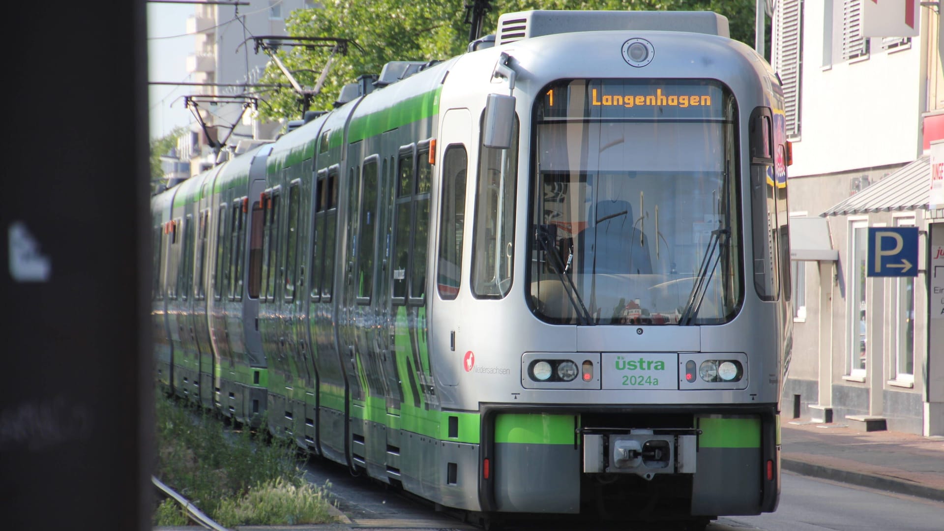 Eine Stadtbahn der Üstra (Archivbild): Zum Entdeckertag der Region Hannover fährt der ÖPNV im GVH kostenlos.