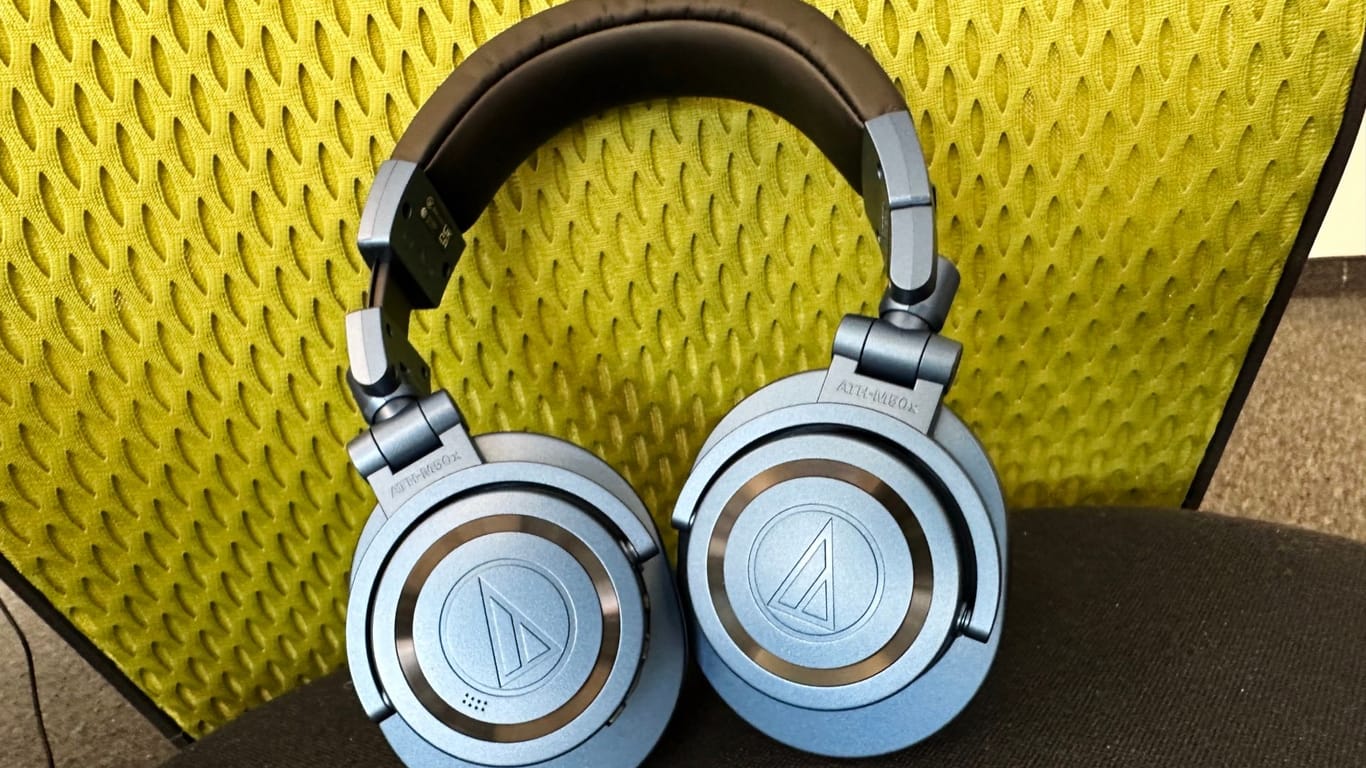 Die Kopfhörer von Audio Technica überzeugen mit einem sauberen Klang.