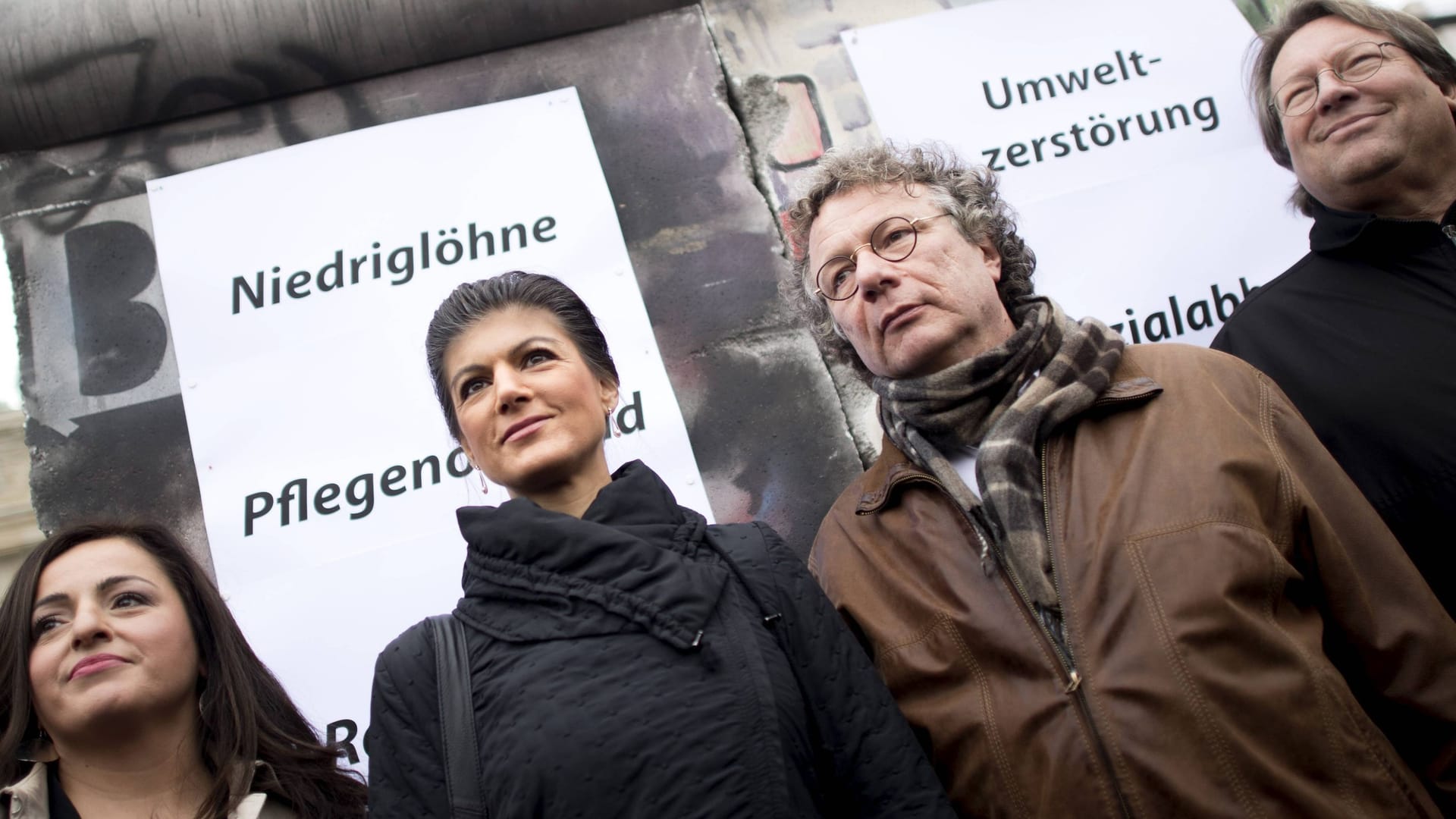 9. November 2018: Sevim Dagdelen, Sarah Wagenknecht, Ingo Schulze und Ludger Volmer (v.l.n.r.) in Berlin. Am Tag zuvor soll es zu dem Treffen gekommen sein.