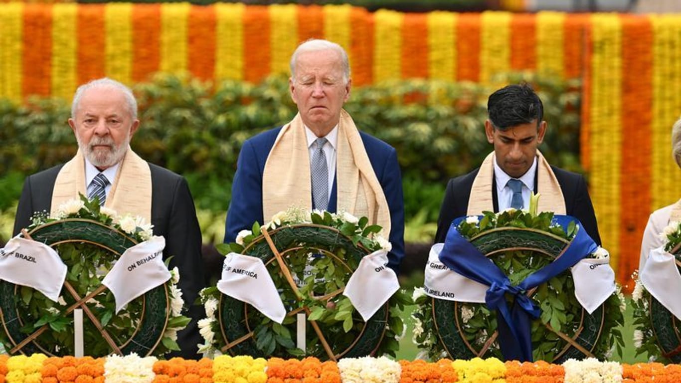 Joe Biden an der Ghandi-Gedenkstätte in Neu-Dehli: Die USA haben in Indien vor allem G20-Initiativen gegen China auf den Weg gebracht.