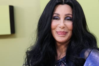Cher: Die Musikerin ist offensichtlich wieder vergeben.