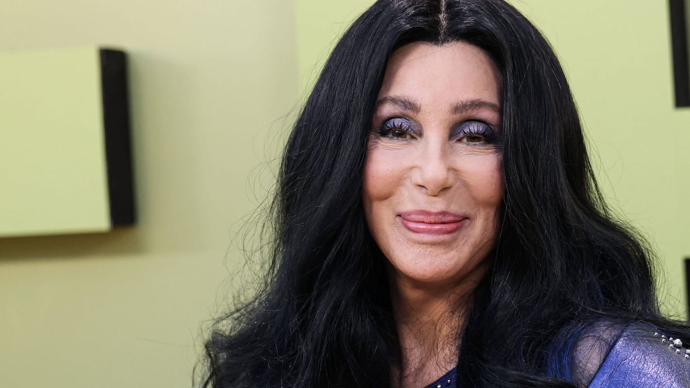 Cher: Die Musikerin ist offensichtlich wieder vergeben.