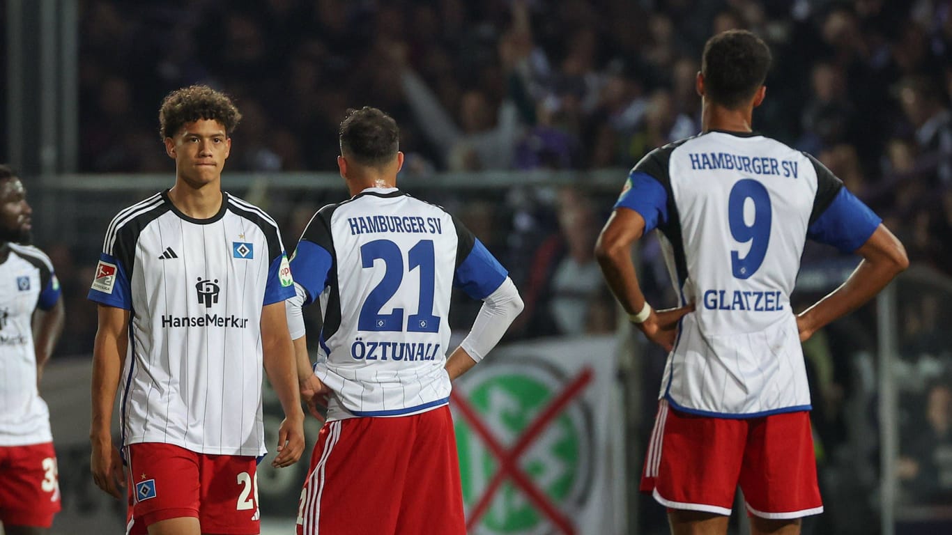 Enttäuschung pur: Die HSV-Spieler sind nach der Niederlage in Osnabrück frustriert.
