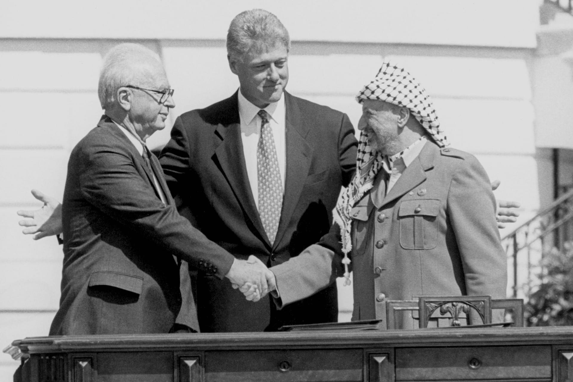 Rabin, Clinton, Arafat am 13. September 1993 in Washington.