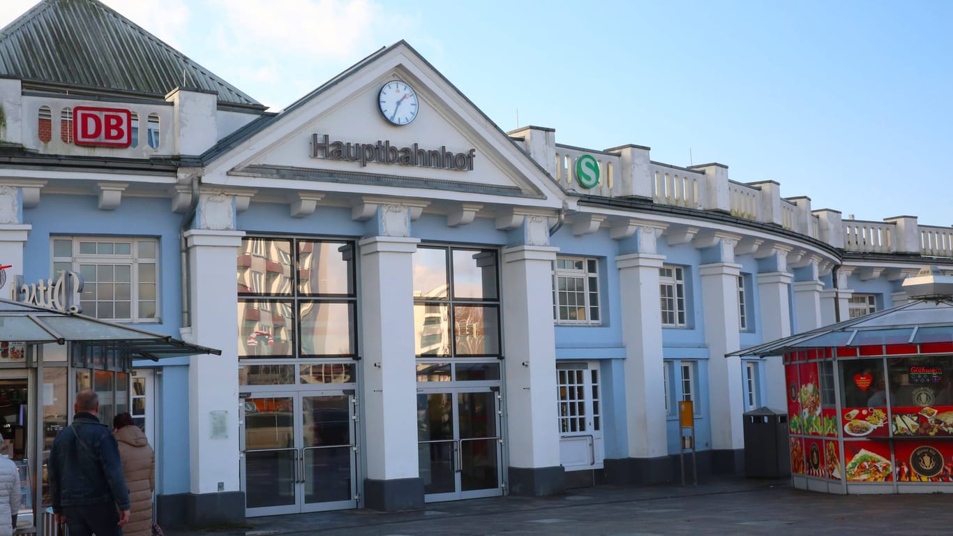 Hauptbahnhof Rostock (Archivbild): Hier wurde der Mann festgenommen.