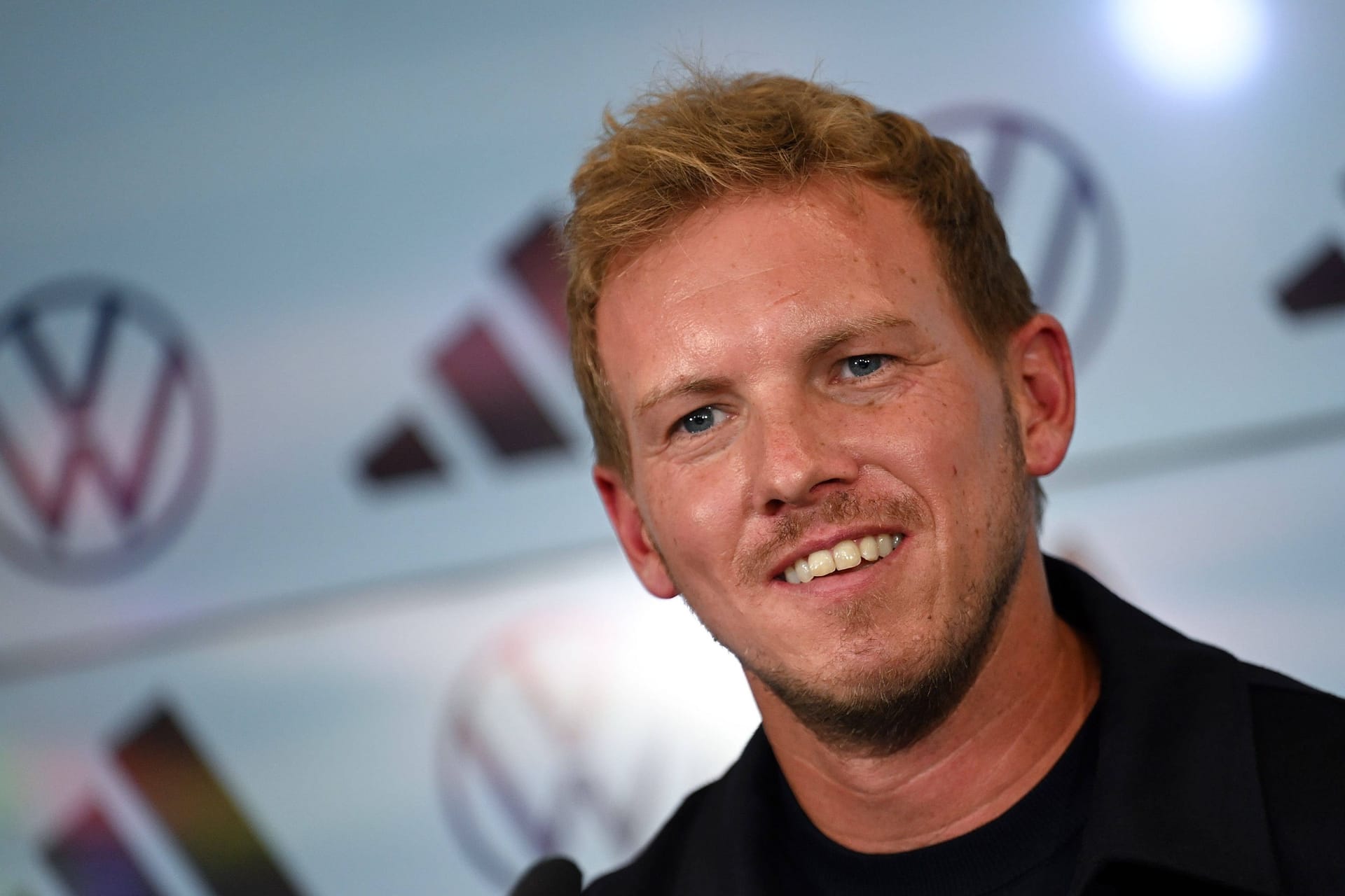 Julian Nagelsmann wird das DFB-Team bis zur EM 2024 betreuen.