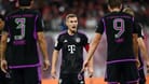 Joshua Kimmich (Mitte) verärgert: Gegen Leipzig konnte Bayern nur ein Remis erkämpfen.