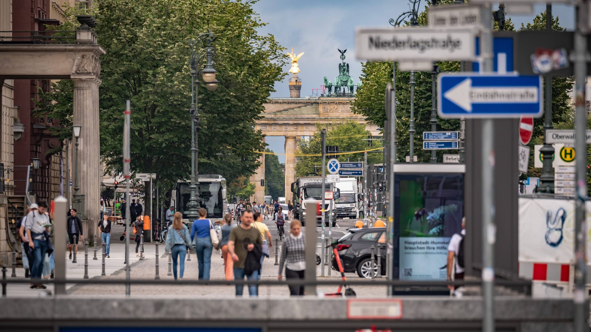 Blick aufs Brandenburger Tor in Berlin: In 75 Jahren hat sich viel verändert.