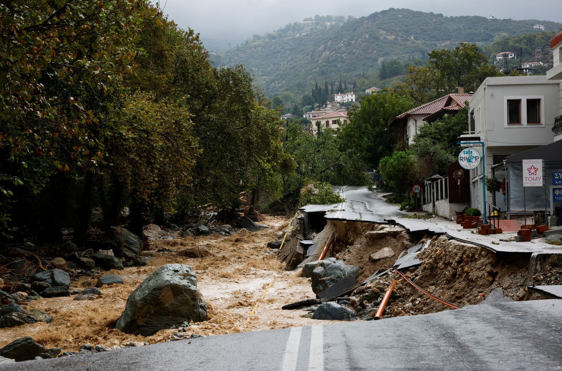 Volos in Griechenland: Ein Altenheim in der Stadt musste aufgrund der Wassermassen evakuiert werden.