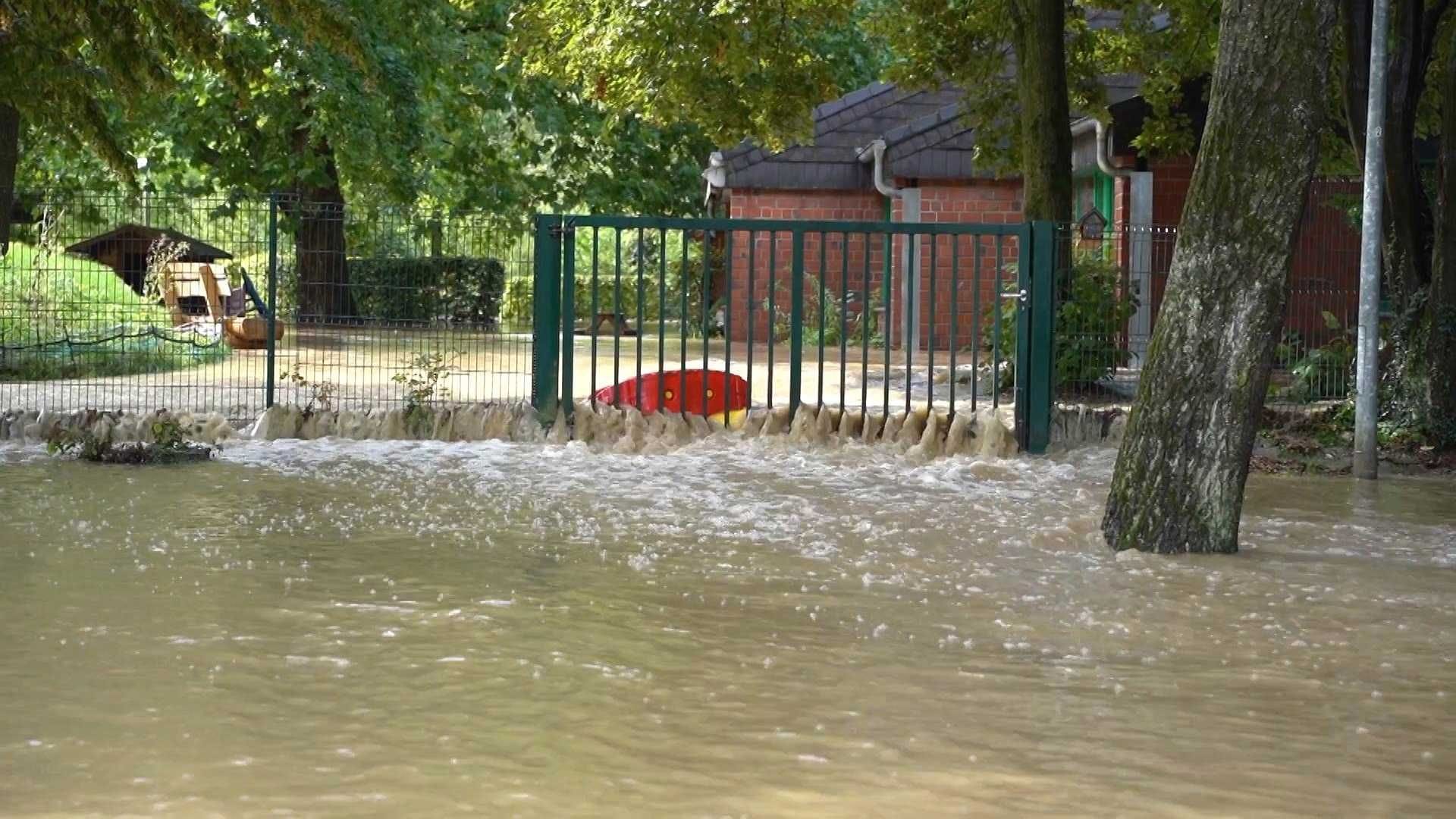 Die Schulen in Ahlen bleiben geschlossen. Auch im Nachbarort Ortschaft Beckum-Vellern gab es Überschwemmungen.