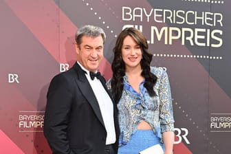 Bayerns Ministerpräsident Markus Söder mit seiner Tochter Gloria-Sophie Burkandt beim Bayerischen Filmpreis.