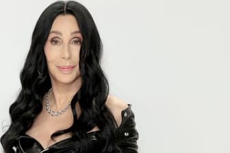 Cher: Die US-Sängerin ist 77 Jahre alt.