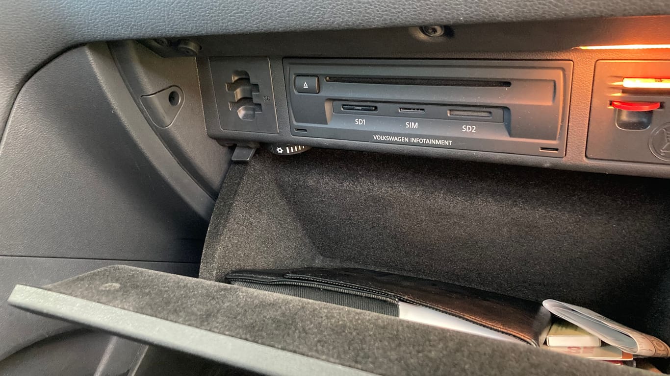 Kühlfunktion im Handschuhfach: Viele Autofahrer vergessen diese praktische Funktion.