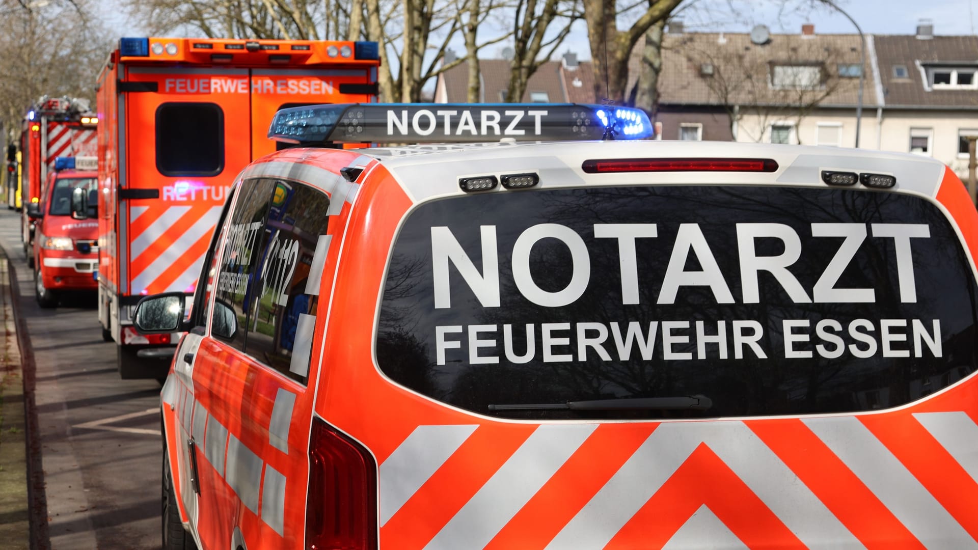 Rettungskräfte vor Ort: Zahlreiche Einsatzwagen mussten zum Unfallort kommen.