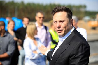 Tesla-Chef Elon Musk in Grünheide (Archivbild):