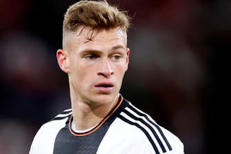 Joshua Kimmich: Der Bayern-Star läuft in der Viererkette auf.