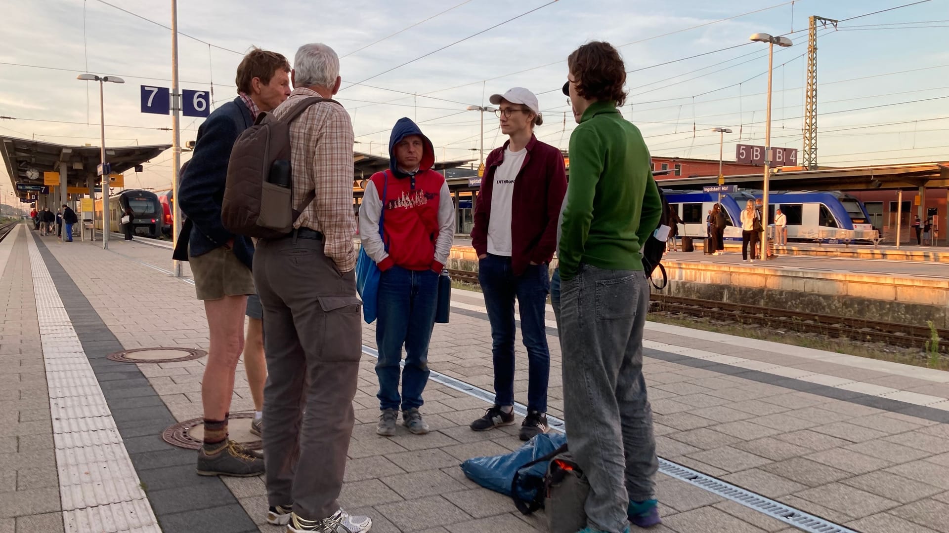 Aktionsplanung bei Sonnenaufgang: Jede Sekunde der Aktion wird durchgesprochen.