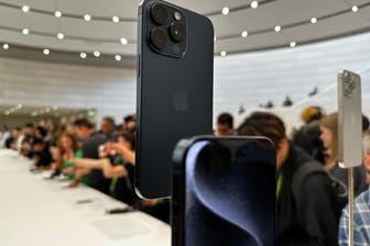 Das neue iPhone 15 Pro: Das Gehäuse ist erstmals aus Titan gefertigt.