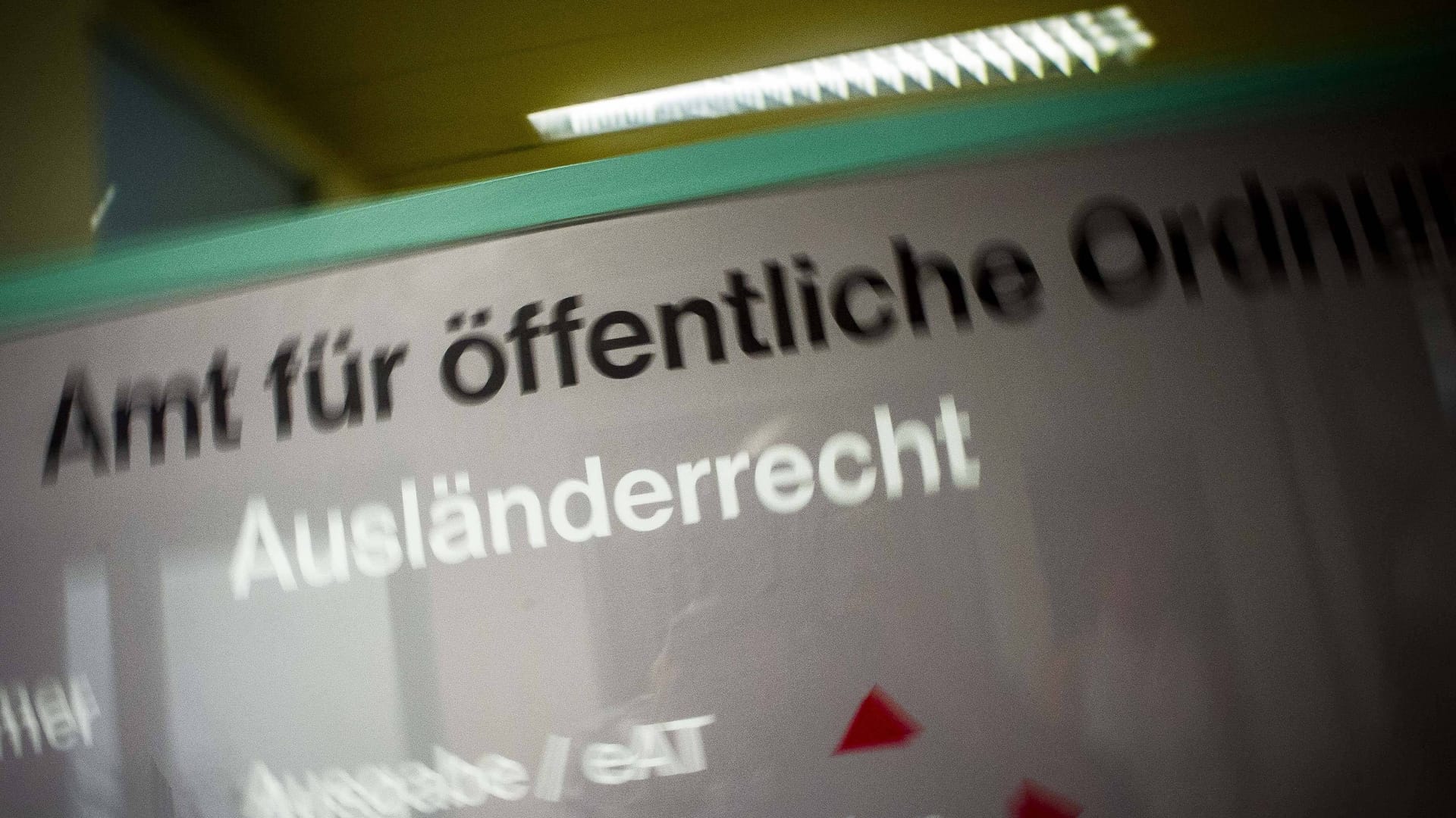 Die Ausländerbehörde Stuttgart steht seit Monaten wegen der chaotischen Zustände in der Kritik (Archivfoto). Die Ausländerbehörde Stuttgart steht seit Monaten wegen der chaotischen Zustände in der Kritik (Archivfoto).