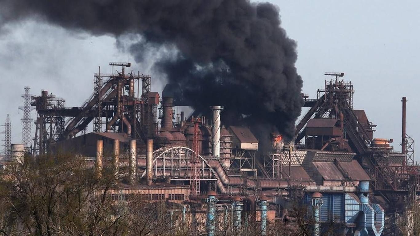 Umkämpftes Asow-Stahlwerk in Mariupol (Archivild: Kostjutschenko wollte eigentlich aus der Stadt berichten.