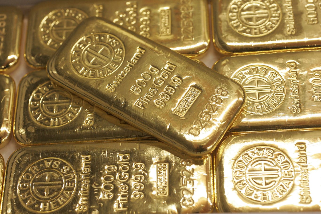 Goldbarren (Symbolbild): Dem HΓ€ndler wird Steuerhinterziehung vorgeworfen. Goldbarren (Symbolbild): Dem HΓ€ndler wird Steuerhinterziehung vorgeworfen.