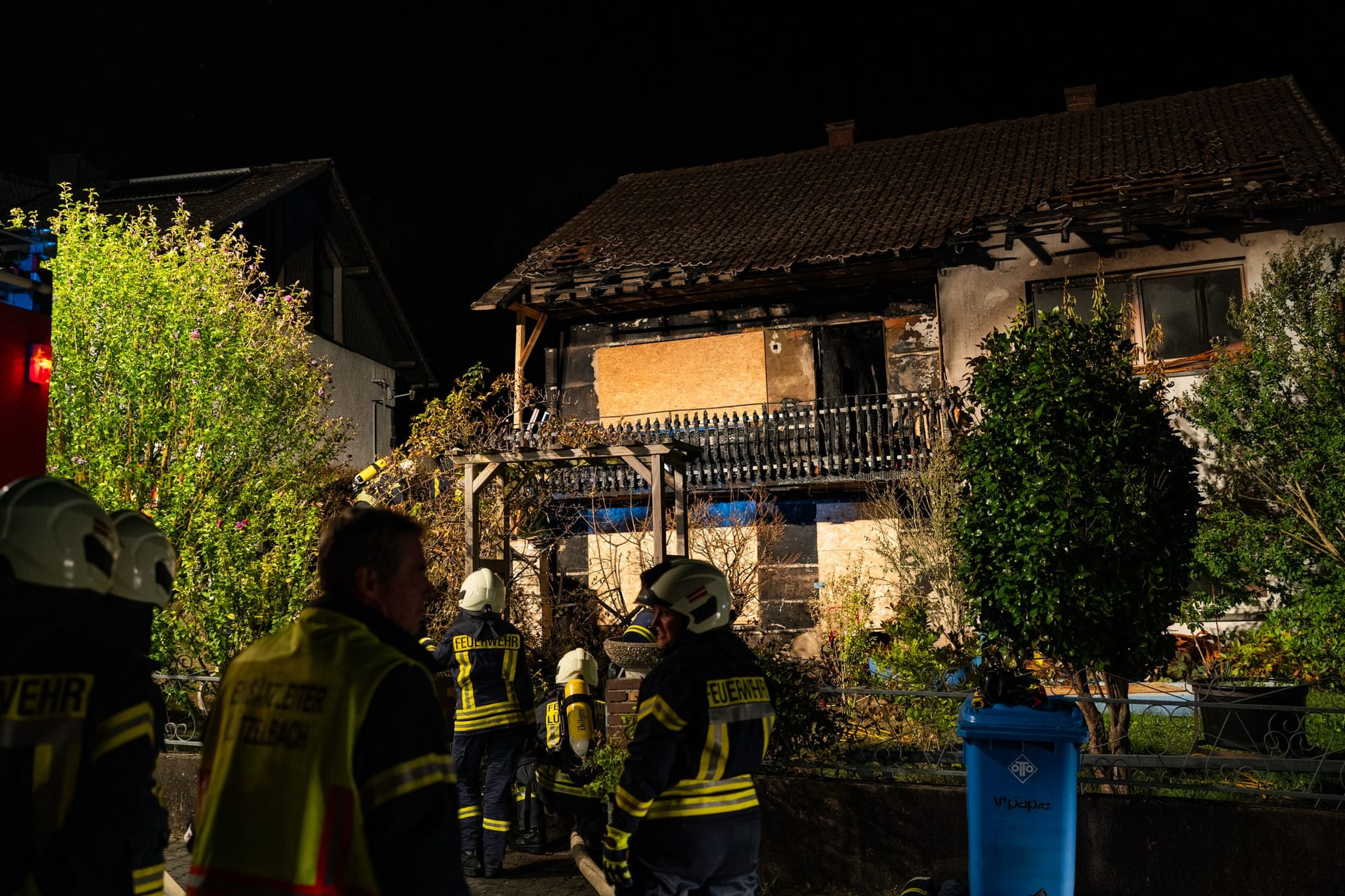 Am Dienstag musste die Feuerwehr zwei Mal zum selben Wohnhaus anrücken, um ein Feuer zu löschen.