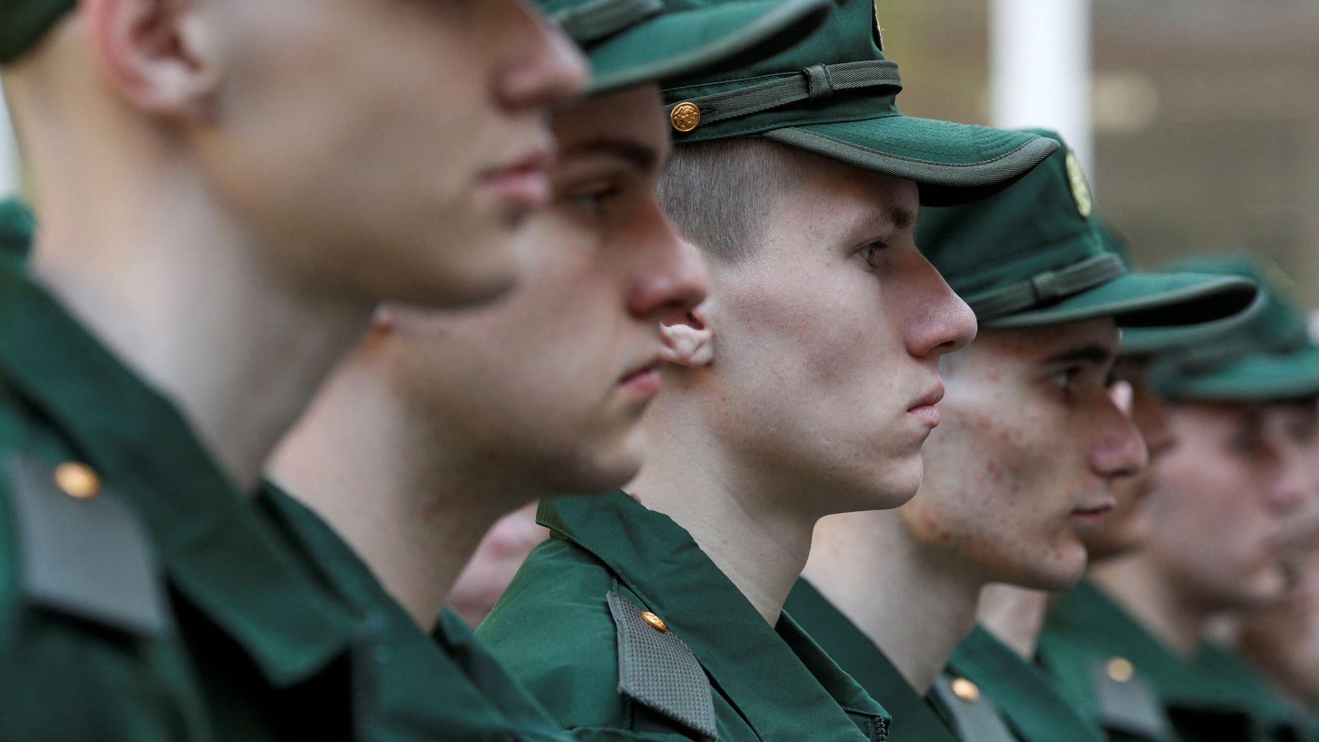 Russische Wehrpflichtige (Archivbild): Ob Russland die Aufstellung der neuen Brigaden gelingt, ist fraglich.