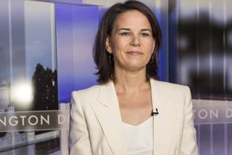 Annalena Baerbock bei Fox News im Interview: Die Außenministerin rechtfertigte ihren Auftritt bei dem rechtskonservativen Sender.