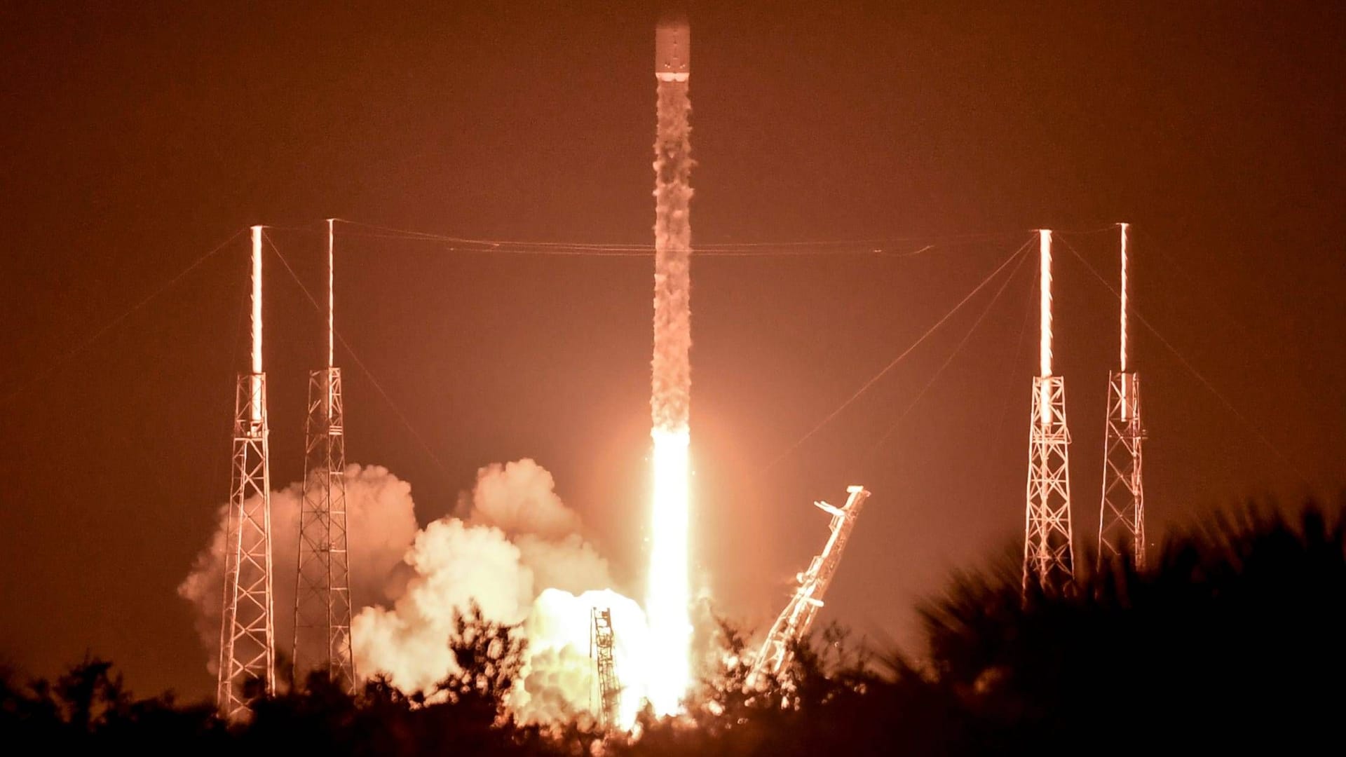 22 Starlink-Satelliten an Bord: Eine von Musks SpaceX Falcon 9 Raketen hob Ende August in Cape Canaveral ab.