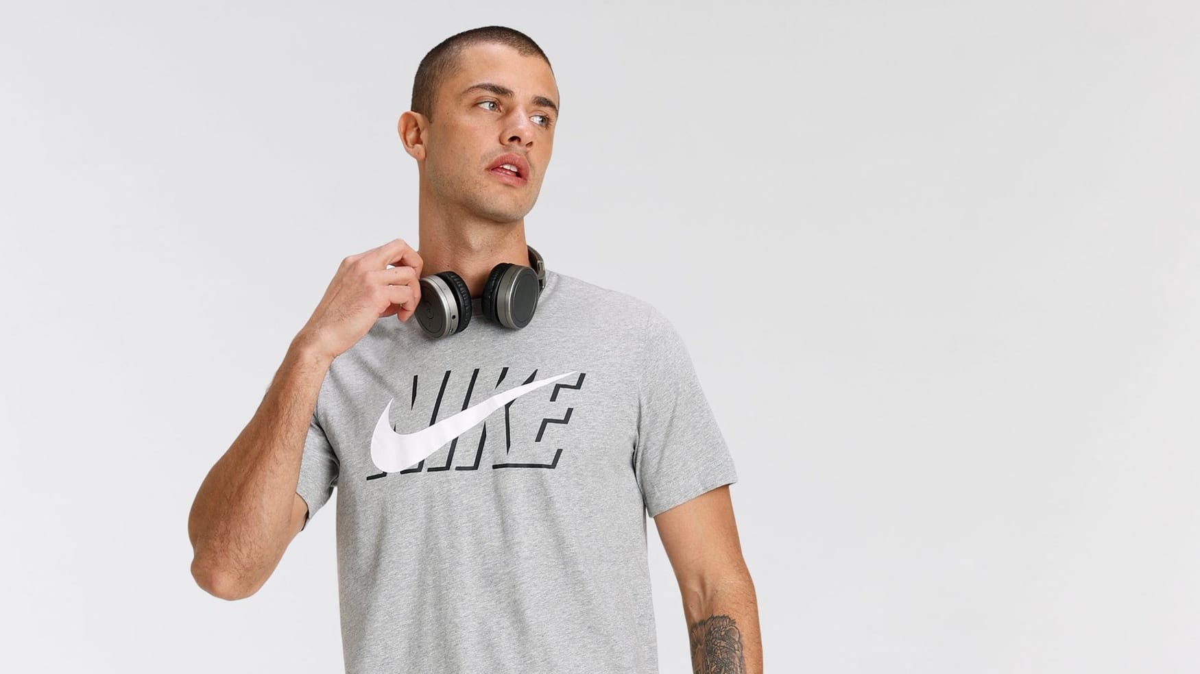 Nike im Sale: Das sind die besten Mode-Deals für Damen und Herren bei Otto.