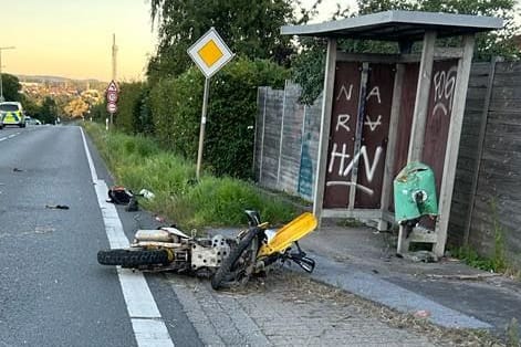 Der Unfallort: Laut Zeugen war der Biker deutlich zu schnell unterwegs.